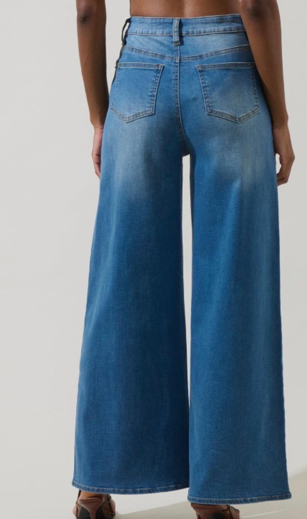 Jeanie Wide Leg Jean