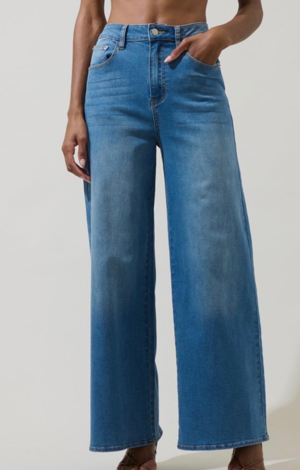 Jeanie Wide Leg Jean