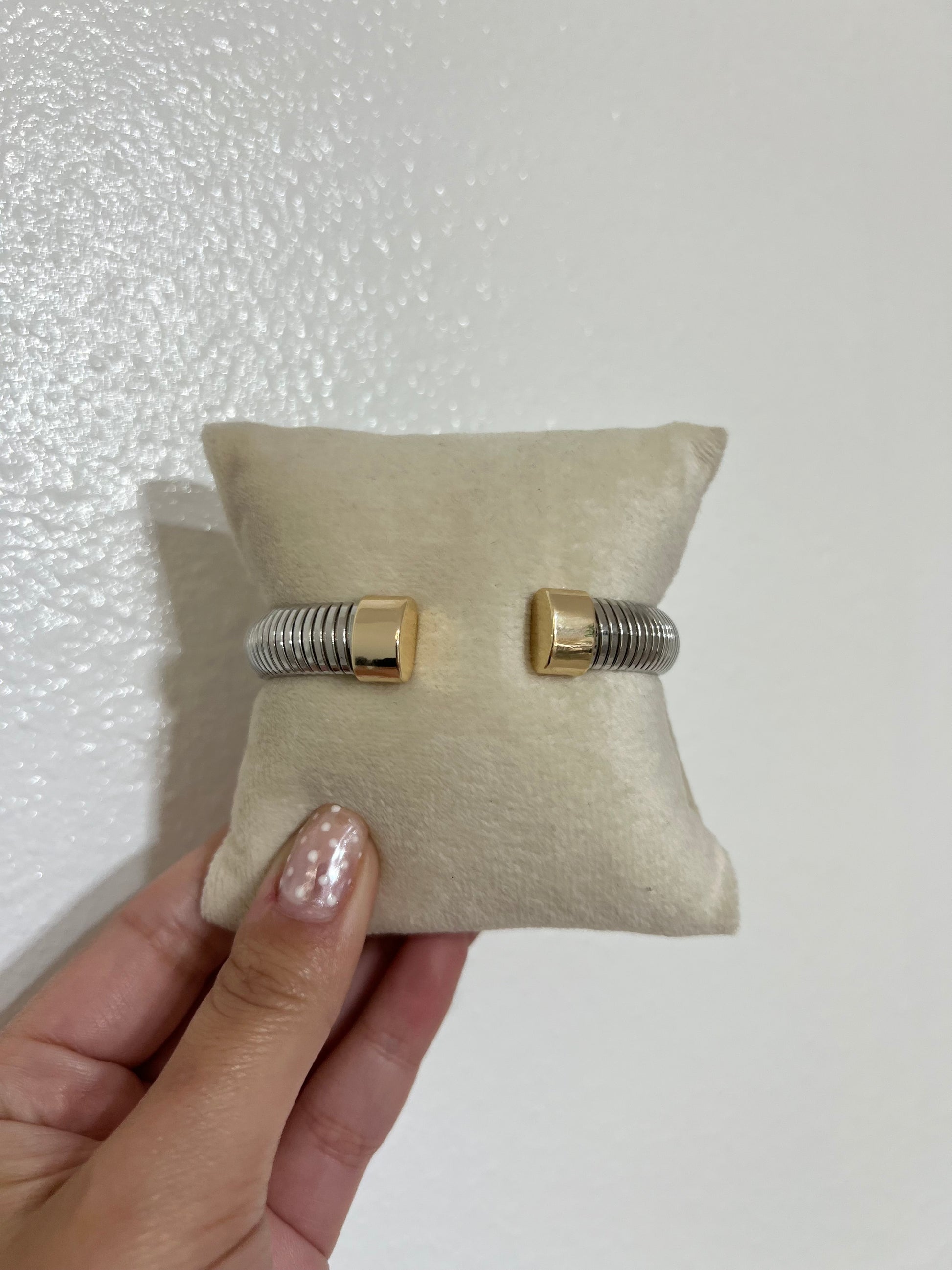 Nova Cuff