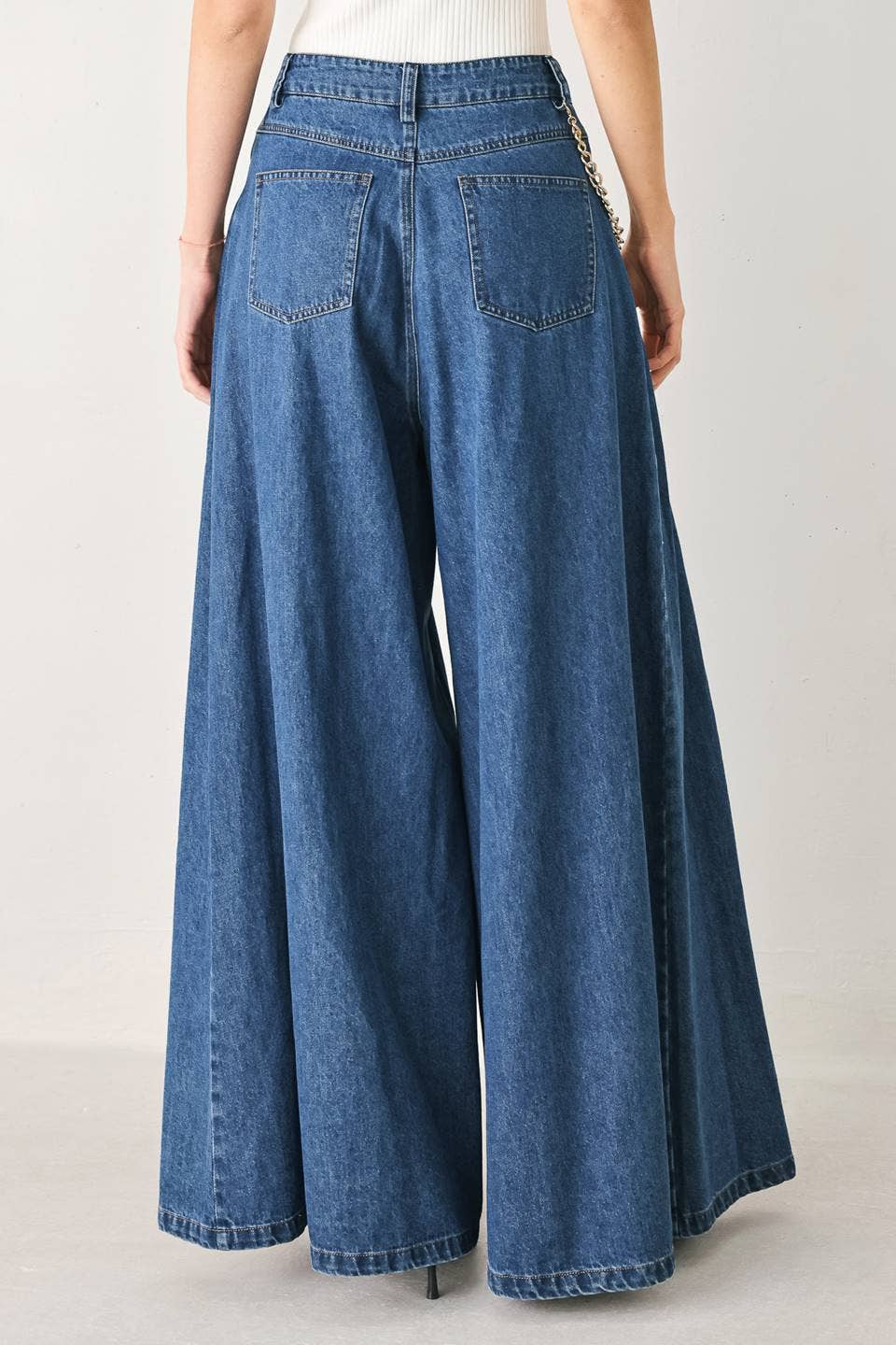 Lennon Jean