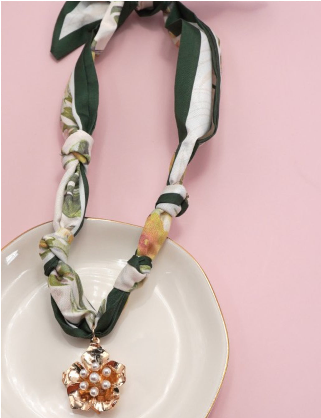 Bloom Scarf Necklace